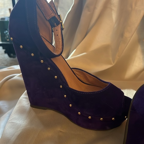 Aldo Purple suede leather wedge sandal with gold studs, size 7.5 ankle strap - Picture 10 of 10